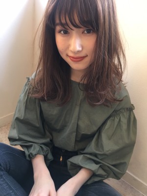 外ハネナチュラルカールセミミディ