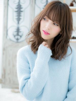 とろみカールが大人かわいい☆くせ毛風セミディ