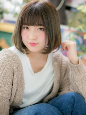 小顔ストレート大人ボブ