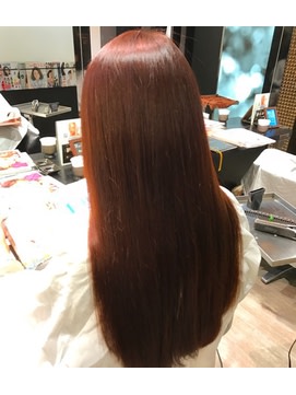 【スタイリスト豊秋】　艶感レッド