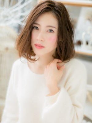 クールフェミニン大人ボブ