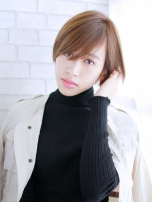 大人ツヤ感のショートスタイル