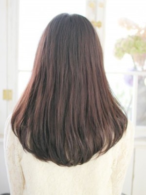 内巻きフェミニンスタイル