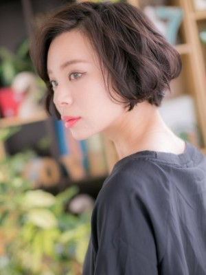 黒髪がso cool ！大人かわいいラフボブ