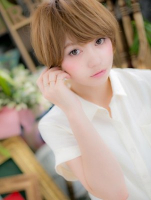 うざバングが大人かわいいショートボブ