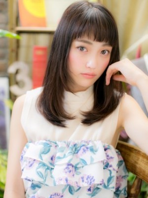 黒髪グラマラスセミディ