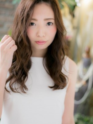 大人かわいい小顔ロング