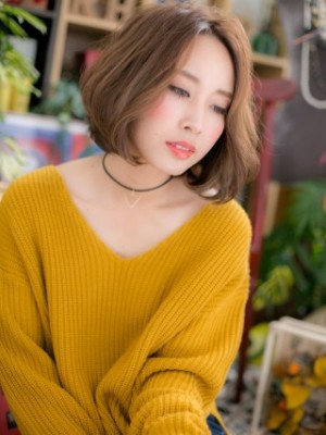 センターパート大人ボブでハーフ顔