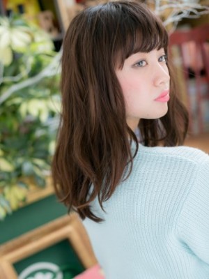 アシンメトリー…小顔イノセントセミディ