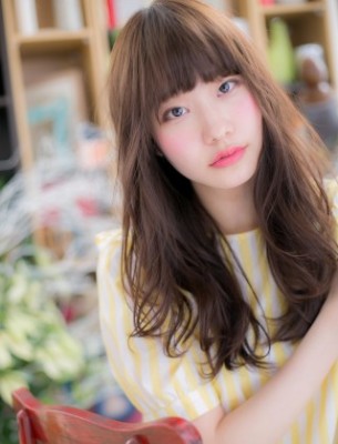 くせ毛風ウェーブ…小顔抜け感フェミニン