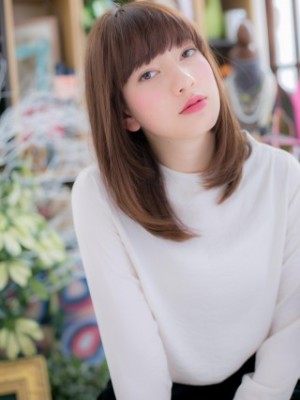 小顔ｘ斜めバングのウルツヤストレート