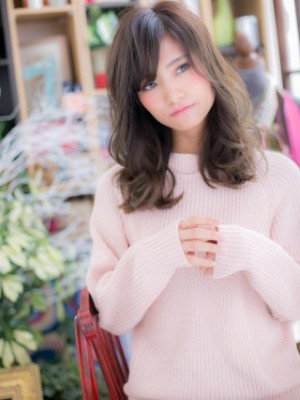 大人かわいいくせ毛風ウェーブ