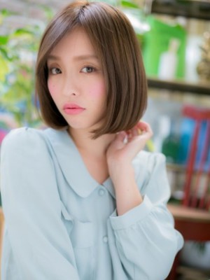 大人かわいい**ピュア前下がりボブ