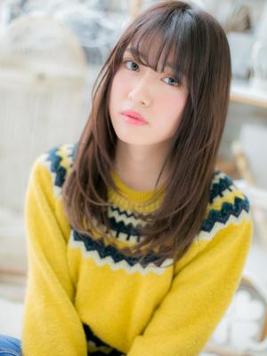 前下がりの小顔ナチュラルストレート