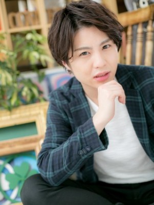 動きをつけた大人めショート