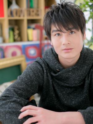 黒髪イケメンサイドパート