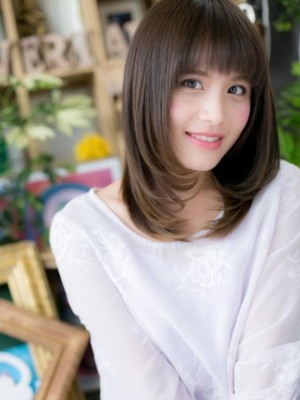 黒髪で好感！小顔ワンカールストレート
