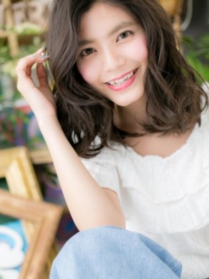 鮮度の高い！大人かわいい小顔くびれミディ