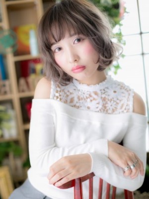カラーで攻める！スパイシーな大人ボブ