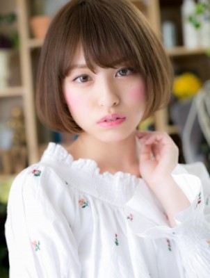 斜めバングで大人ピュア♪グラデーションボブ