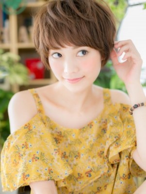 女度高め◎前下がりバルーンショート
