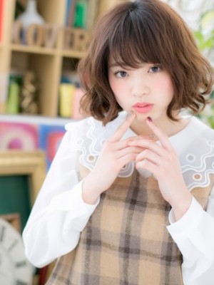 大人かわいいくびれミディ♪ニュアンスカラー小顔外ハネボブ