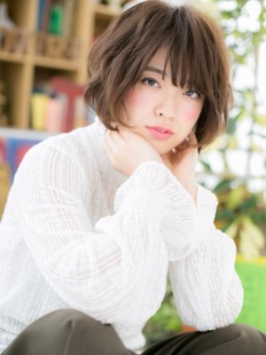 アシンメトリーで無造作感、、大人ボブ