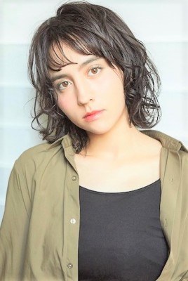 【Lalei】無造作、重軽ウェーブ、アンニュイミディ