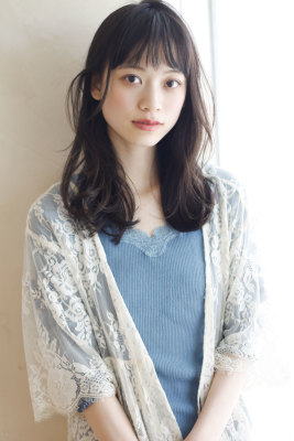 大人可愛いミックスパーマ 暗髪ロングヘア