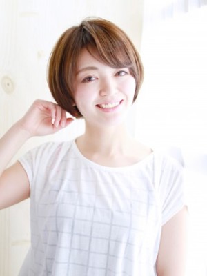 大人可愛いスッキリマッシュボブ
