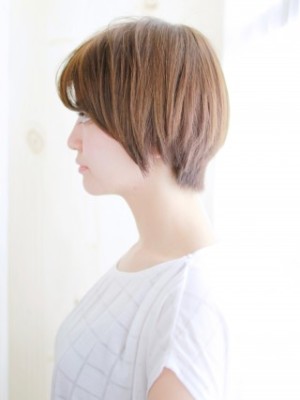 大人可愛いスッキリマッシュボブ