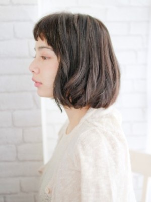 アシメショートバングの外ハネボブ