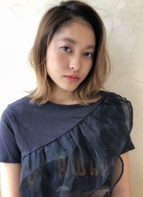 切りっぱなし外ハネくびれボブ