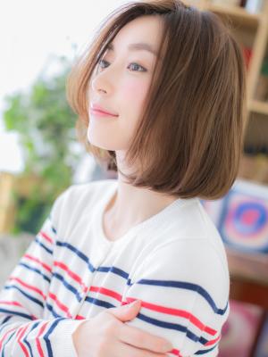 センターパートで小顔・大人ボブ