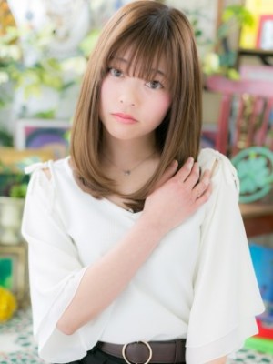 大人かわいい透け感インナーカラー小顔ワンカールストレート  大人かわいい透け感インナーカラー小顔ワンカールストレート