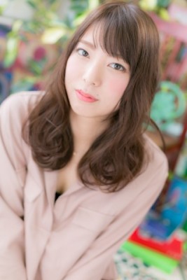 大人かわいい♪くせ毛風カールセミディ