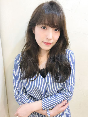 レイヤーカット　フェミニンロング