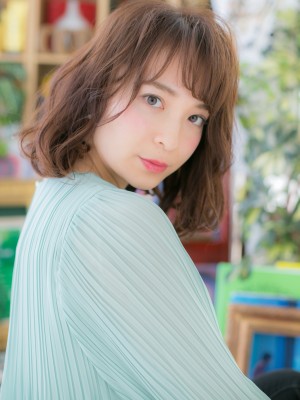 斜めバング♪くせ毛風ラブふわミディ