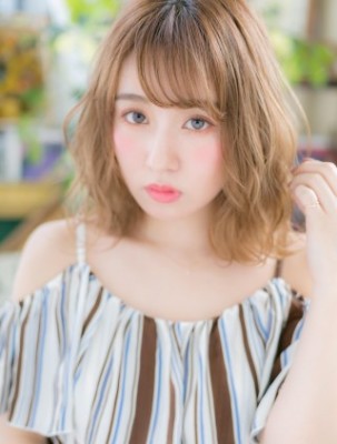 外国人風ハイライトくせ毛風エアリー小顔大人ボブ