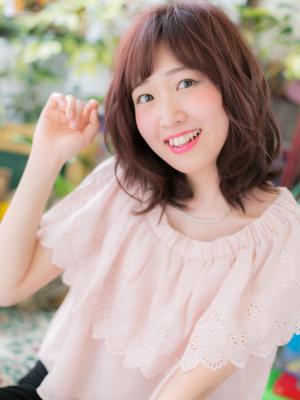 斜めバングのナチュラルウェーブ