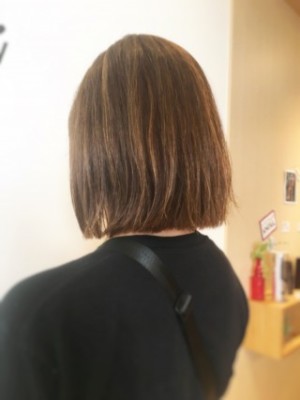 ストレートブラントボブ