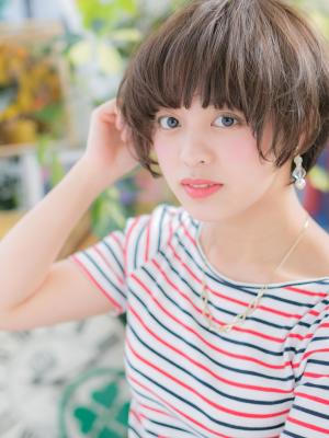 大人かわいい抜け感ショート