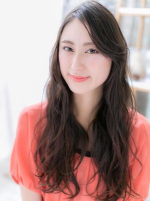 大人かわいい　くせ毛風ゆるふわウェーブ