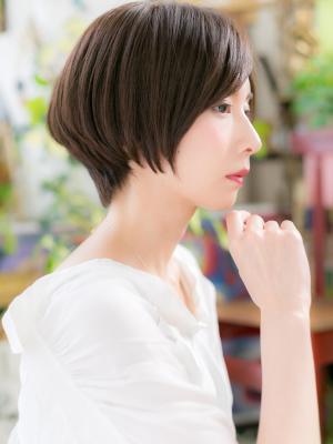 まとまりフォルム…美人度UP小顔前下がりボブ