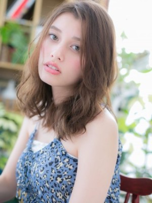 ラフ＆エレガンス…外国人風こなれカール