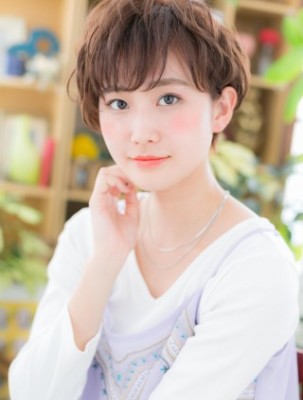 360度美人顔！くせ毛風小顔フェミショート