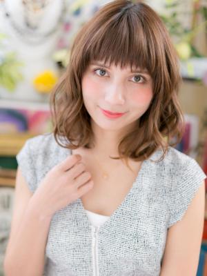 インナーカラーxオン眉☆リラクシーウェーブくびれミディ