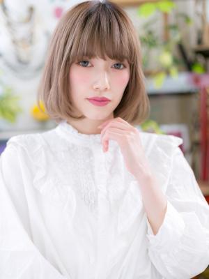 大人かわいいミルキーベージュ小顔Aライン大人ボブ