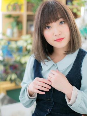 外国人風カラーが個性的！前下がりストレート