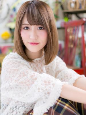 大人かわいい斜めバングxツヤ髪ナチュラルワンカールストレート